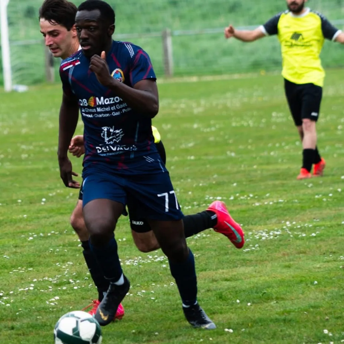Dylan, joueur du Wanze Bas-Oha suivi par START Gives