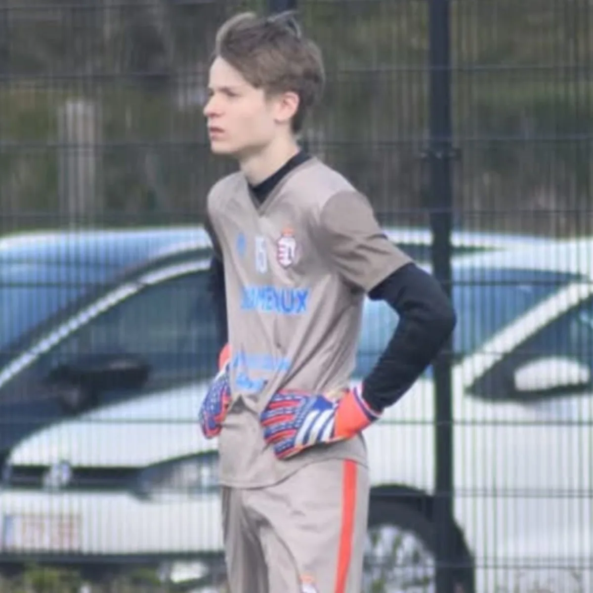 Ethan, jeune gardien du club de football d'Amay en rééducation