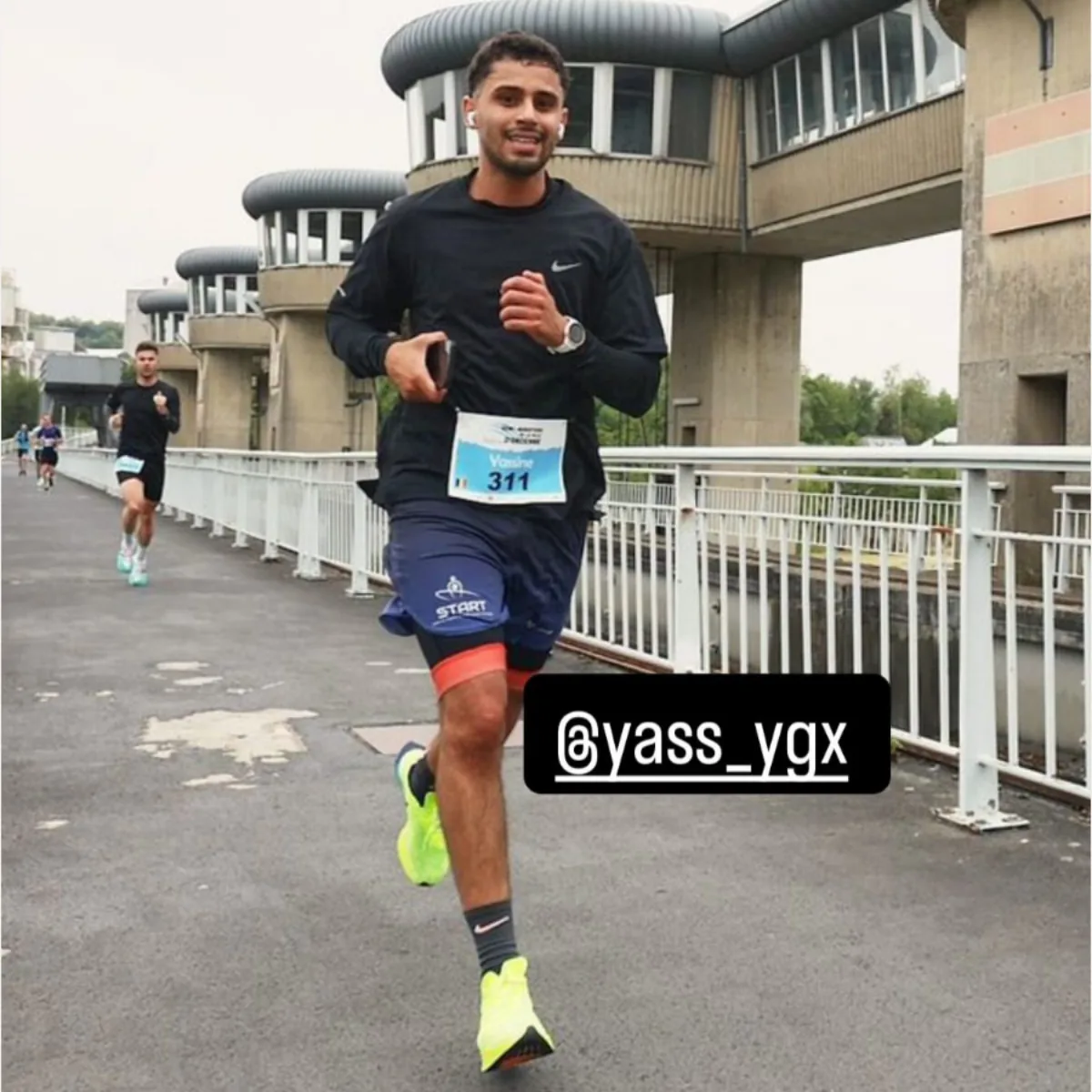 Yassine, joueur de football rééduqué après rupture du LCA par START Gives à Huy
